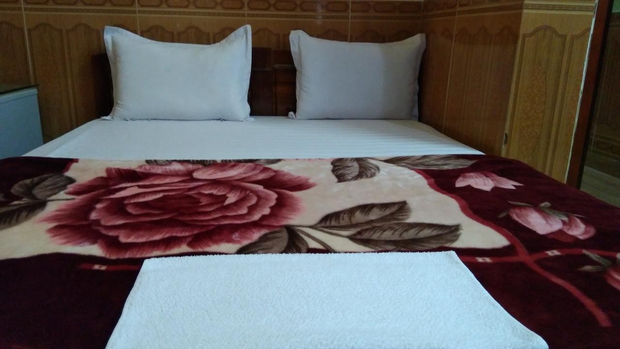 Backpackers Hotel Hà Tĩnh Exteriör bild