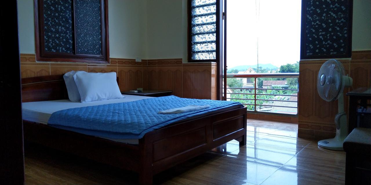 Backpackers Hotel Hà Tĩnh Exteriör bild